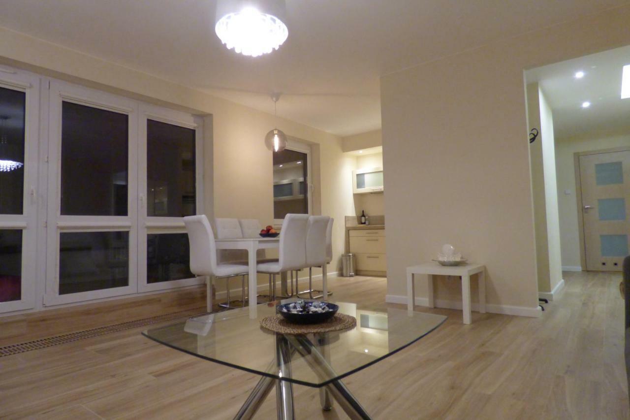 Apartament Kwiatkowskiego Lägenhet
