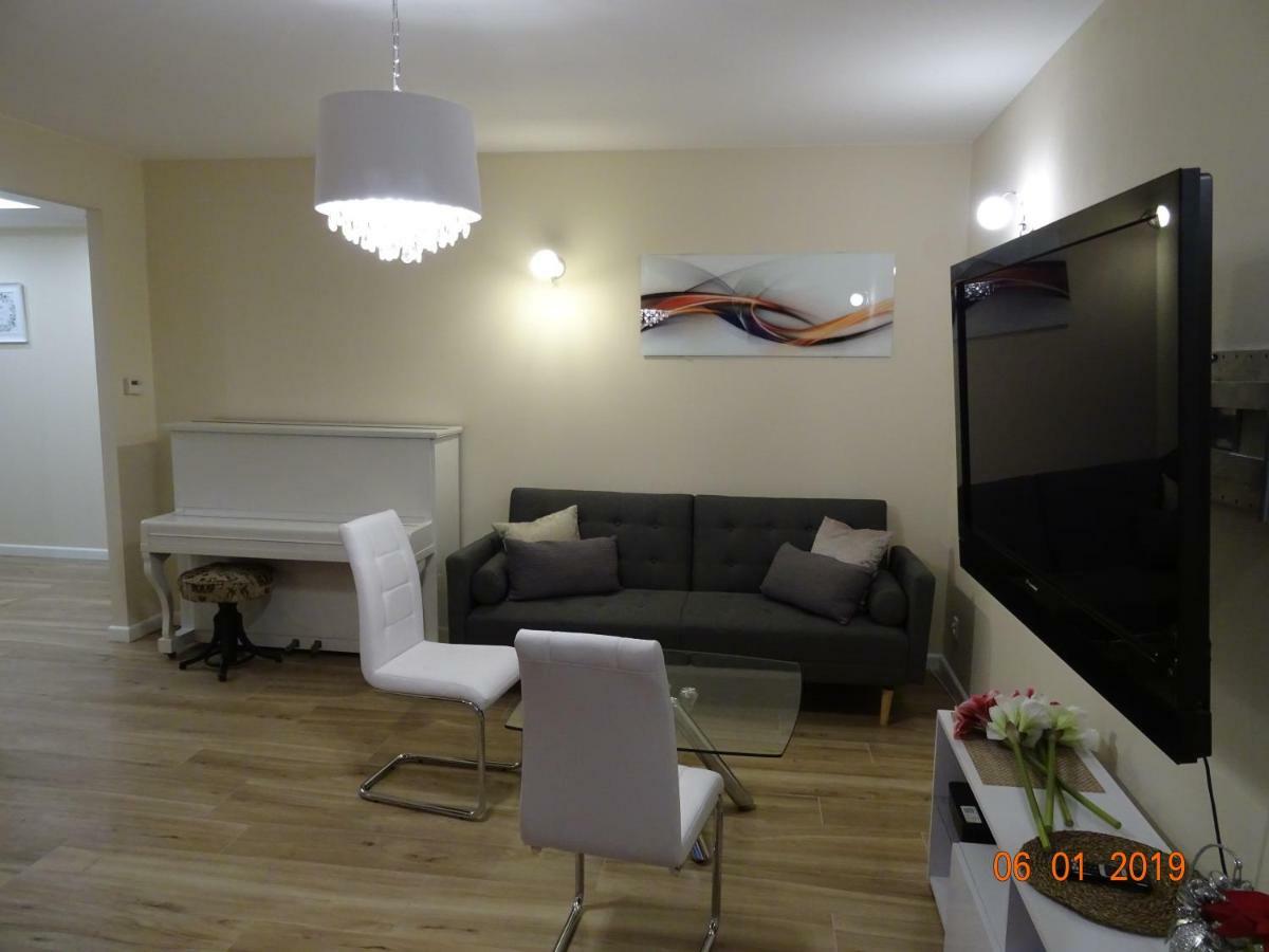Apartament Kwiatkowskiego Lägenhet Warszawa