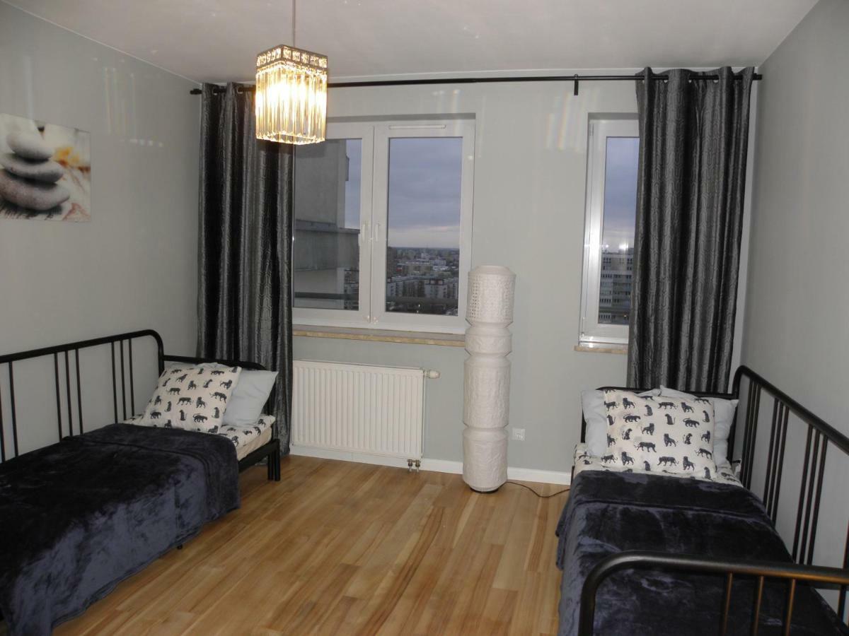 Lägenhet Apartament Kwiatkowskiego Warszawa