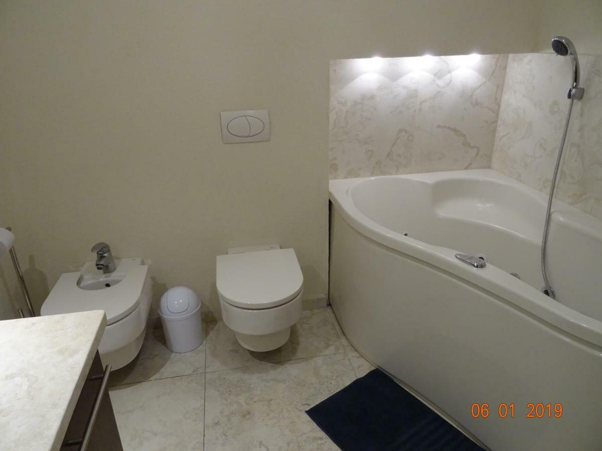 Lägenhet Apartament Kwiatkowskiego Warszawa